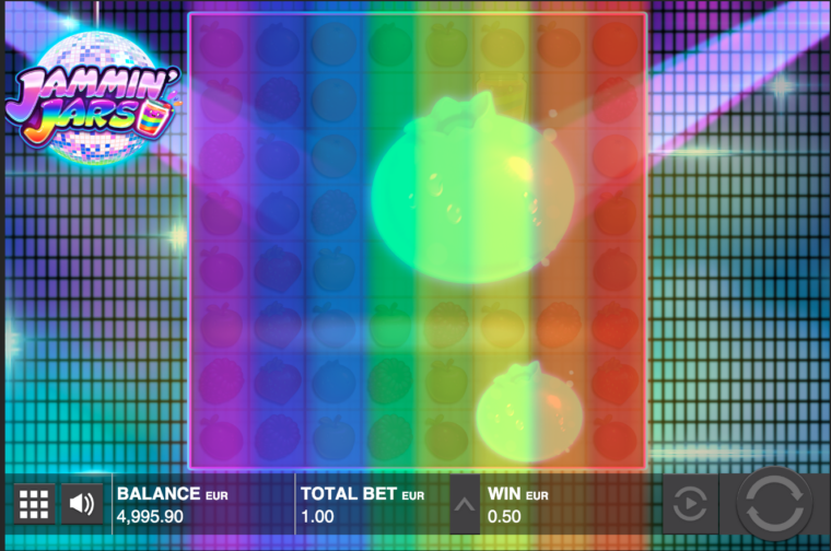 No-win spin can turn into a winning one by chance with a special feature of Jammin' Jars
